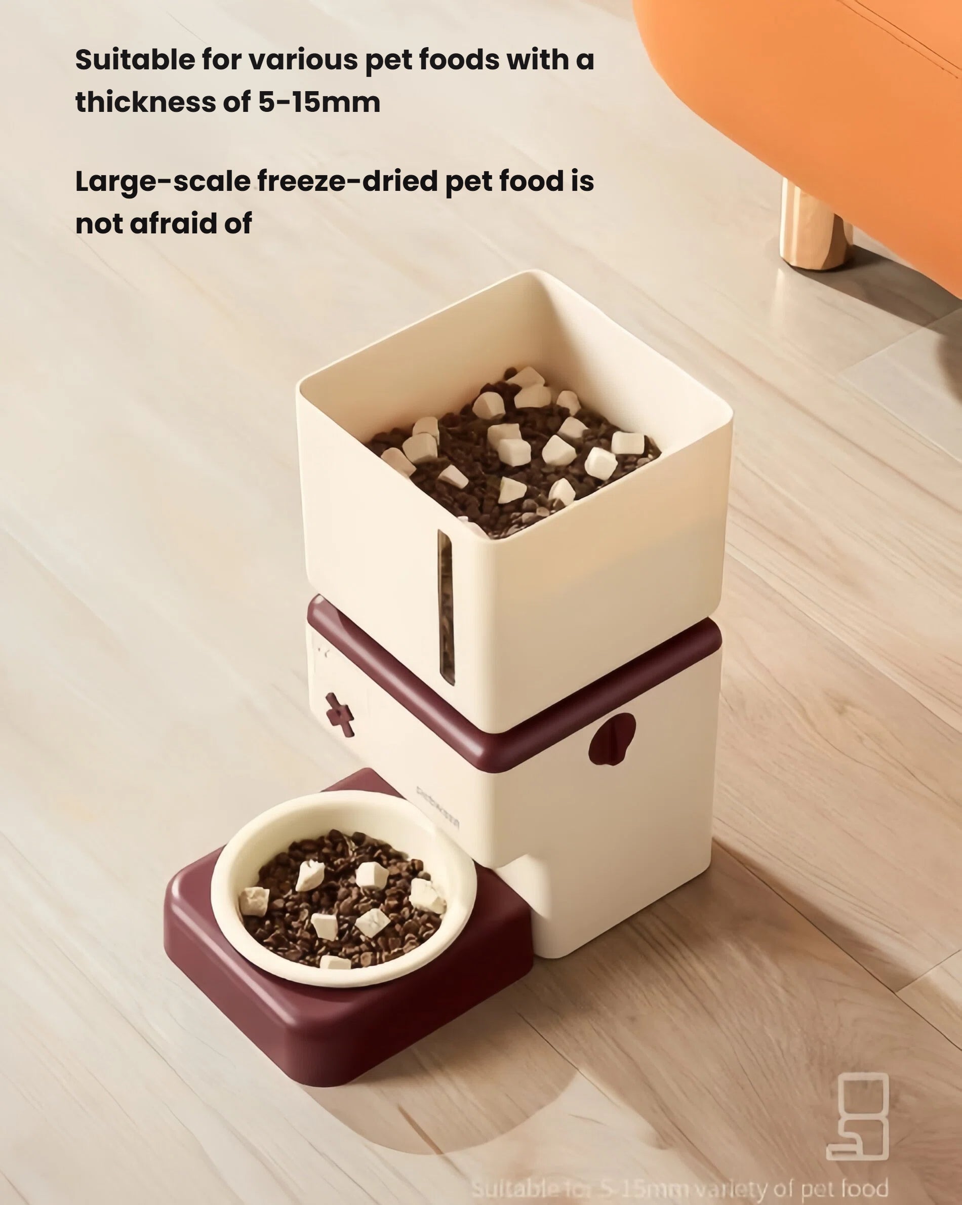 Petwant retro pet feeder filled with freeze-dried pet food and kibble — designed for various dry foods with thickness of 5–15mm, ideal for cats and small dogs